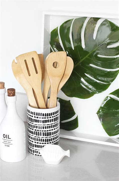 My Diy Monstera Palm Leaf Resin Tray I Spy Diy