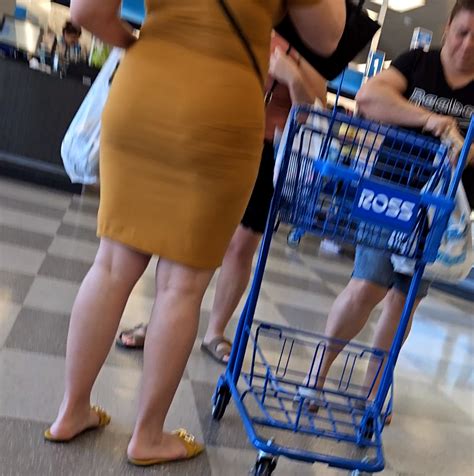 Busty Latina In Tight Dress Vpl Latina Forum