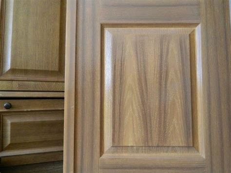 Лак для МДФ - выбор состава и техника нанесения