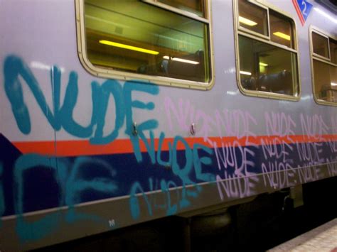 Nude Nude Nude Graffiti
