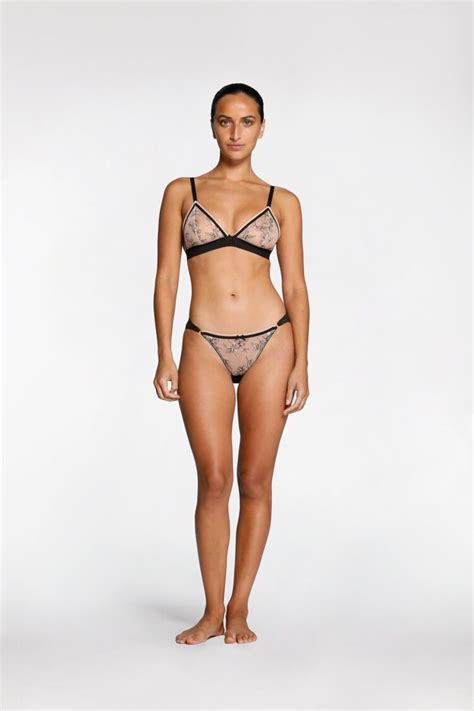 Hot Sexy Lavinia Balthazar Bikini Pics