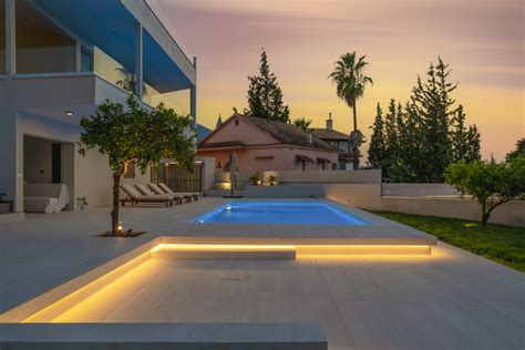 Swimming Pool With Landscape And Lighting Angelou Pappas Architects