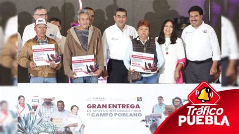 Gobernador De Puebla Entrega Apoyos De Campo A Productores