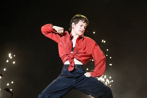 Christine And The Queens Sous Le Feu Des Projecteurs Ma Page Est