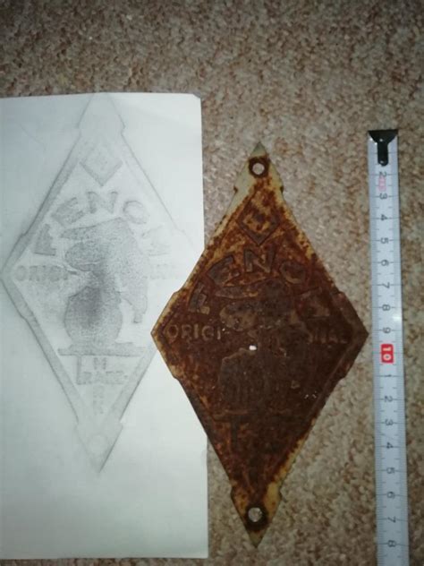 starožitný sběratelský litinový znak na kamna FENOM - Pelikán - PRAHA ...