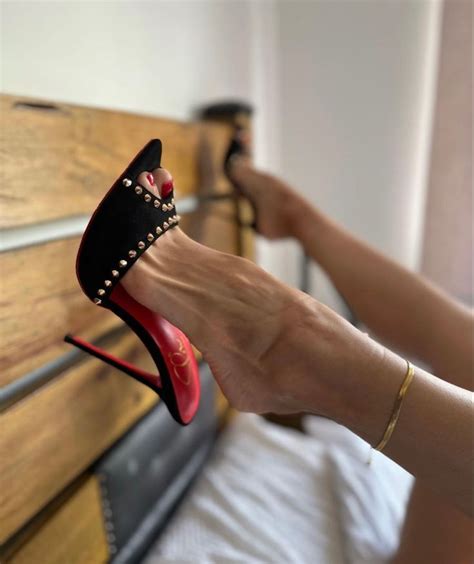 Walking In High Heels Very High Heels Elegant High Heels Beautiful High Heels Hot High Heels