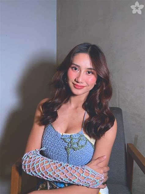 Pin by anj ౨ৎ on bini Pretty brunette Pretty selfies Fake photo