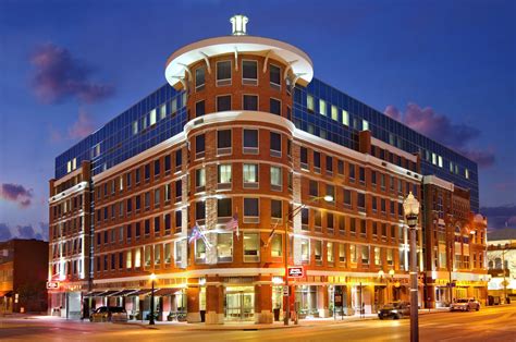 HAMPTON INN & SUITES COLUMBUS - DOWNTOWN COLUMBUS | LOW RATES, NO