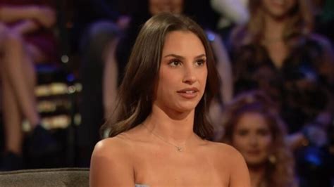 Hot Genevieve Parisi Bikini Pics