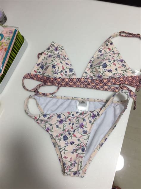 Billabong Bikini Set Women S Fashion Swimwear Bikinis Swimsuits On Carousell