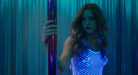 Nude Video Celebs Riley Keough Sexy Faith Hill Sexy Dixieland 2015