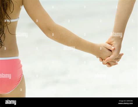 Petite fille en bikini de dos Banque de photographies et dimages à haute résolution Alamy