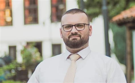 E shtrirë në shtrat e me bikini Ish banorja e BBVA ia vë flakën rrjetit Insajderi