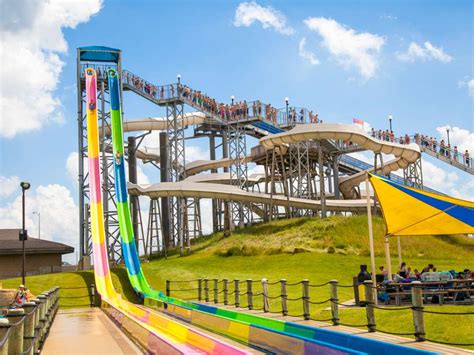 Magic Waters - A Six Flags Waterpark | Enjoy Illinois | Enjoy Illinois