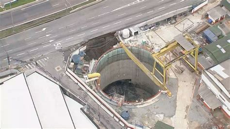 Asfalto Cede E Abre Buraco Ao Lado Da Obra Do Metr Na Marginal Tiet