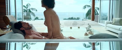 Brazil Celeb Débora Nascimento Nude Photo 9