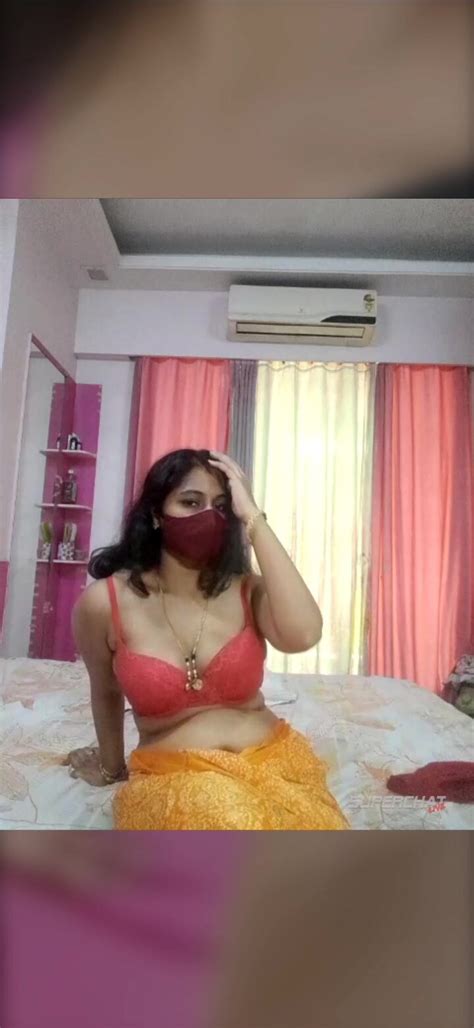 Indian Hot Hyderabad Aunty Playing With Her Nude Boobs