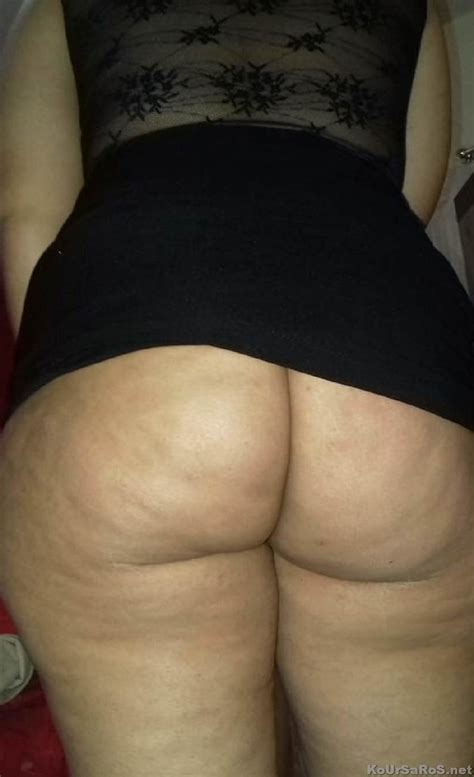 Ελληνίδα MILF μοστράρει την καυτή της κωλάρα με λίγο κόμπλεξ γιατί έχει κυτταρίτιδα