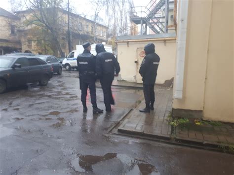 Нападает на фармацевтов с ножом: жители Ярославля боятся опасного ...