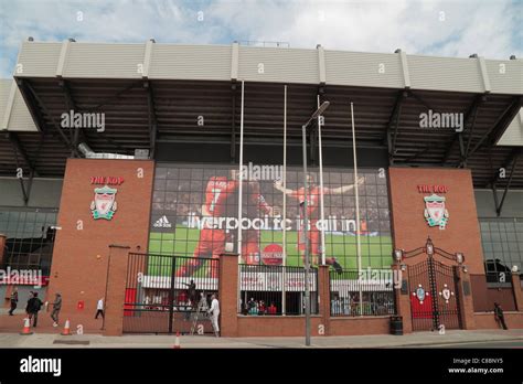 Anfield Kop Hi Res Stock Photography And Images Alamy
