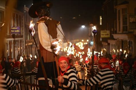 Ночь гая фокса картинки (47 фото)