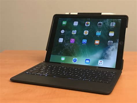 Review: Logitech Slim Combo Keyboard Case for 10.5” iPad Pro