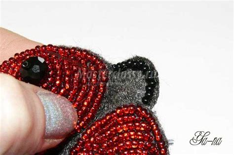 Брошь из бисера и бусин. Божья коровка. Мастер-класс с пошаговыми фото