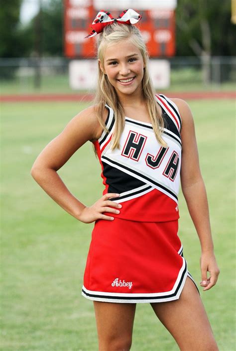 Pin By Mike Kamine On Cheerleader Cheerleading Outfits Cheer Outfits Cute Cheerleaders