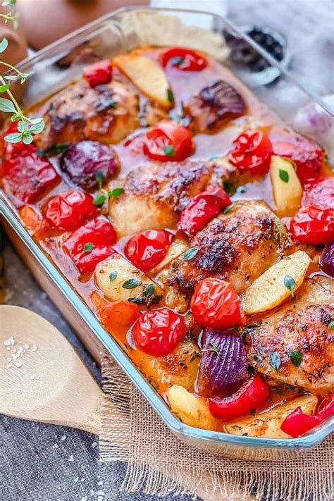 Juicy Mediterranean Chicken Recipe In Oven The Yummy Bowl Mediterranean Chicken Bake