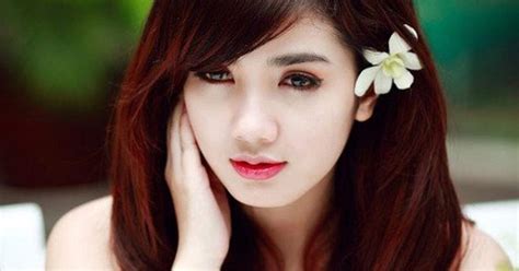 Nh Ng Hot Girl Xinh Nh M Ng C A I H C Hutech