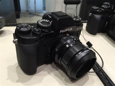ストロボつ FUJIFILM X-T2 本体 XF23mmF2 R WR アダプタ