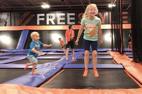 Sky Zone Trampoline Park in Peoria and Scottsdale - Phoenix With Kids | Trampoline park, Sky ...