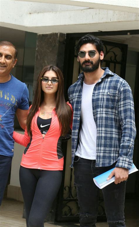 Pin By Akash Ghule On Kiara Advani Indian Actress Hot Pics Women S Plaid Shirt Womens Plaid