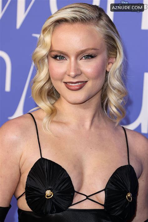 Zara Larsson Sexy Shows Off Her Hot Tits At The Billboard Women In Music Awards In