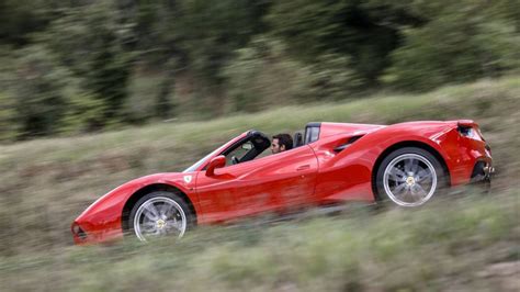 Cel Mai Scump Ferrari Din Lume Ajunge în Garajul Unui Fotbalist De