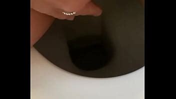 Desnudarse Y Orinar XVIDEOS