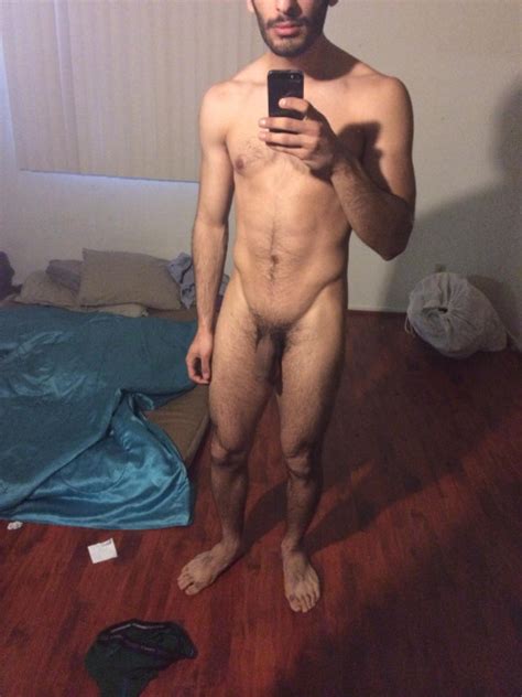Hombre Israel Se Desnuda Mostrando Su Pene Duro Videos Gay Pajas Gay