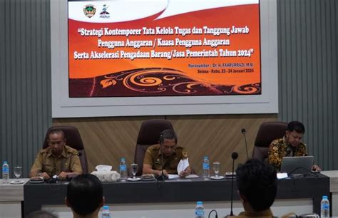 Pj Bupati Madiun Buka Kegiatan Strategi Tata Kelola Pengadaan Barang