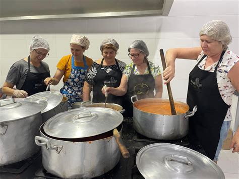 GALERIA Conheça o trabalho de voluntários da festa de São Luís