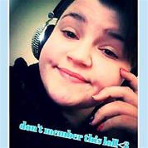 6 Hot Sexy McKenzie Yarter Bikini Pics