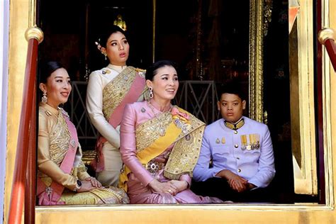 Long Live The King Thai Monarch Carried In Grand Coronation