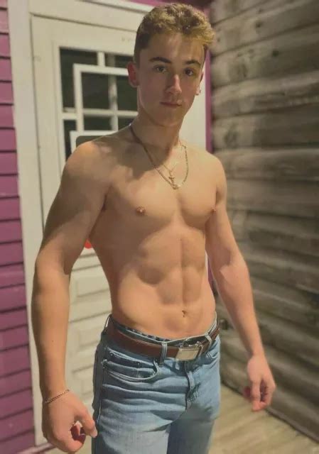 SHIRTLESS MALE MUSCULAR Handsome Beefcake Hunk Hot Jock Physique PHOTO 4X6 B1032 EUR 3 61