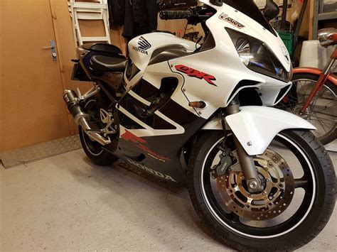 Honda (SOLGT) CBR 600 F4i Sport - Billeder af mc-er - Uploaded af Michael F