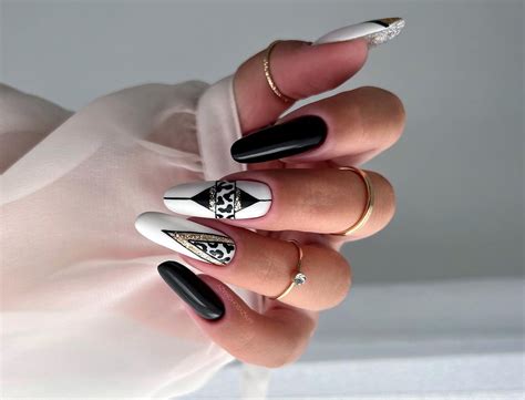 Ideias De Unha Preta E Branca - Explore o preto e branco com essas ideias de Unhas Decoradas - Unhas ...