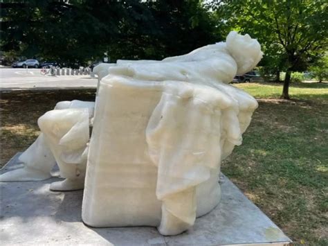 Abraham Lincoln Statue: Heatwave turns DC Abraham Lincoln statue into ...