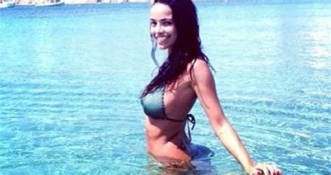 10 Hot Sexy Emel Ozkızıltas Bikini Pics