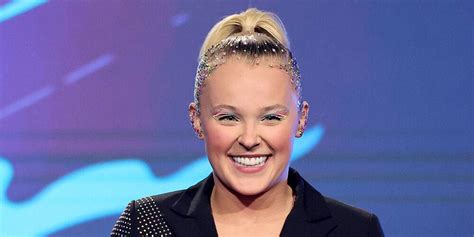 JoJo Siwa Reveals The Exact Moment Place She Realized She Was Gay