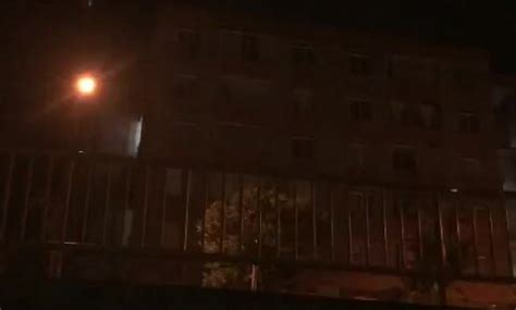 Amateur Exhibitionist at night ThisVid 日本語で