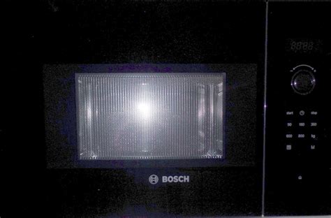 Vestavná mikrovlnná trouba BOSCH BFL524MBO, v záruce, cena 7980 Kč | Aukro