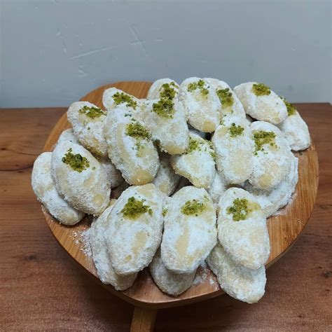 طرز تهیه شیرینی ساق عروس ساده و خوشمزه به روش بازاری با فر و بدون فر
